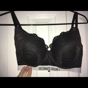 Victoria’s Secret Lined Demi 34DD
